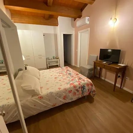 Hotell Diffuso Borgo Retrosi Di 3*