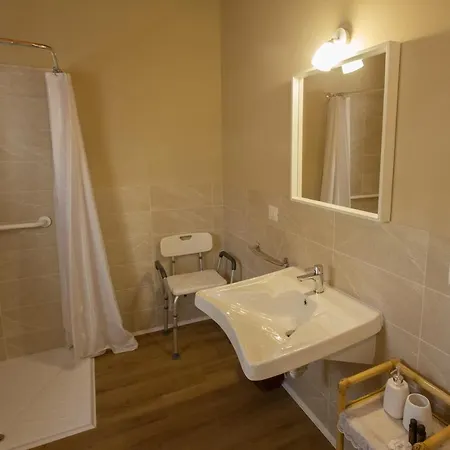 Hotell Diffuso Borgo Retrosi Di 3*