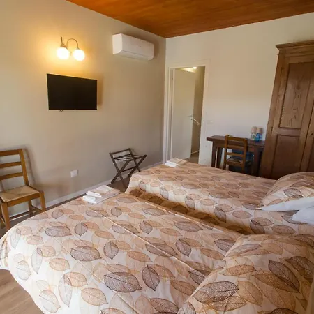 Hotell Diffuso Borgo Retrosi Di